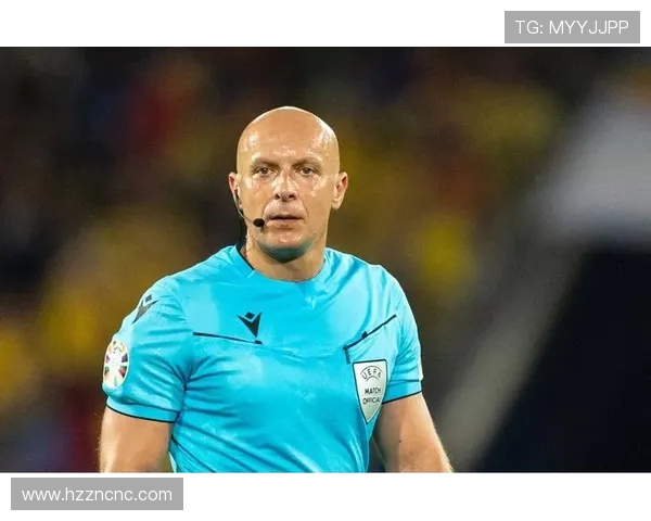 波兰名哨马齐尼亚克执法欧冠第四轮曼城对阵多特比赛